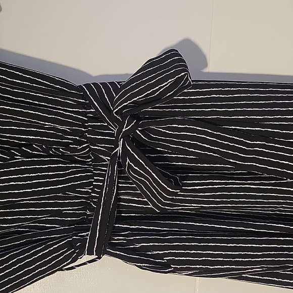 Wide leg jumpsuit - Picture 2 of 5